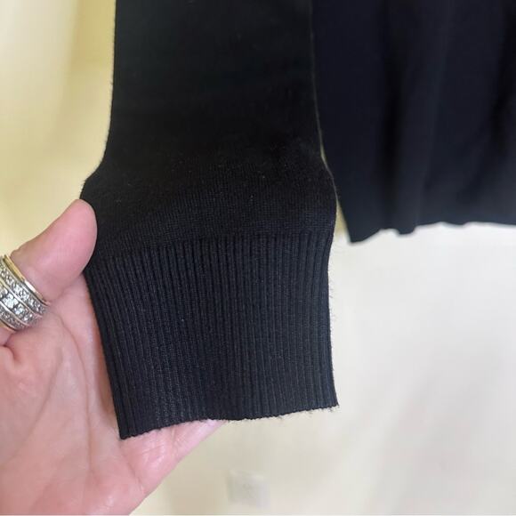 Calvin Klein Women’s Color Block Turtle Neck Black Gray Sweater size Small - Picture 4 of 7